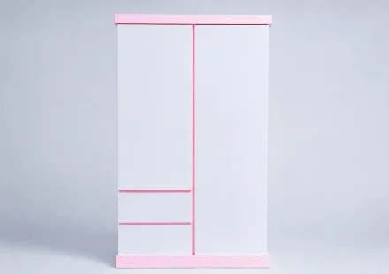 lemari minimalis warna putih dan pink